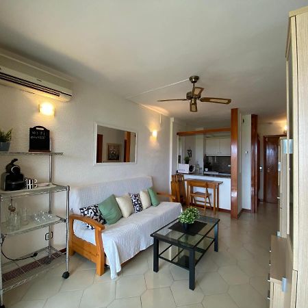 Apartamento Con Piscina En 1ª Linea De Playa En 살루 외부 사진