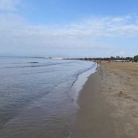 Apartamento Con Piscina En 1ª Linea De Playa En 살루 외부 사진