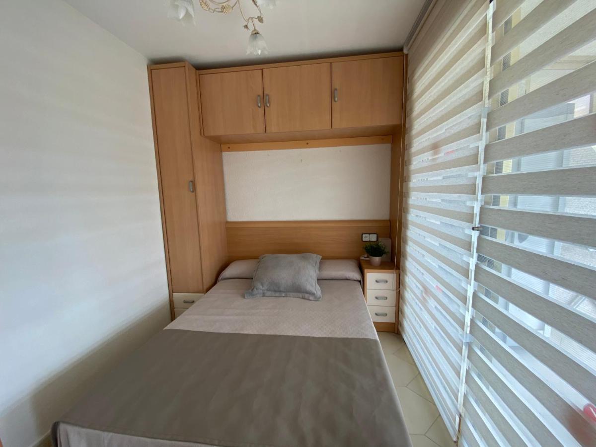 Apartamento Con Piscina En 1ª Linea De Playa En 살루 외부 사진