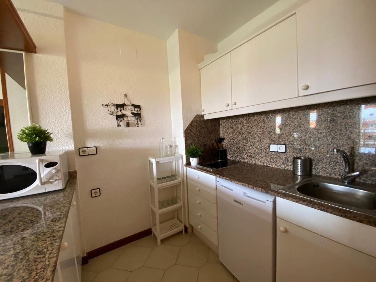 Apartamento Con Piscina En 1ª Linea De Playa En 살루 외부 사진