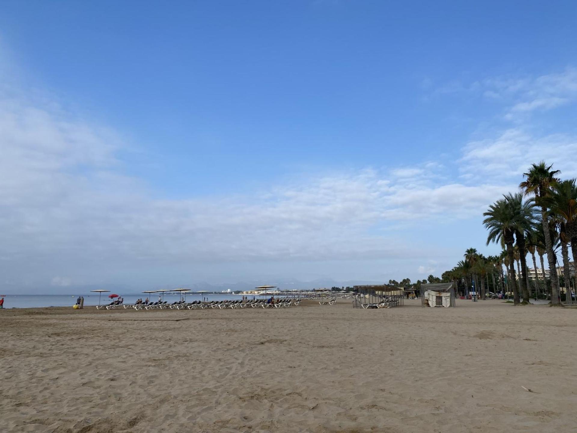 Apartamento Con Piscina En 1ª Linea De Playa En 살루 외부 사진